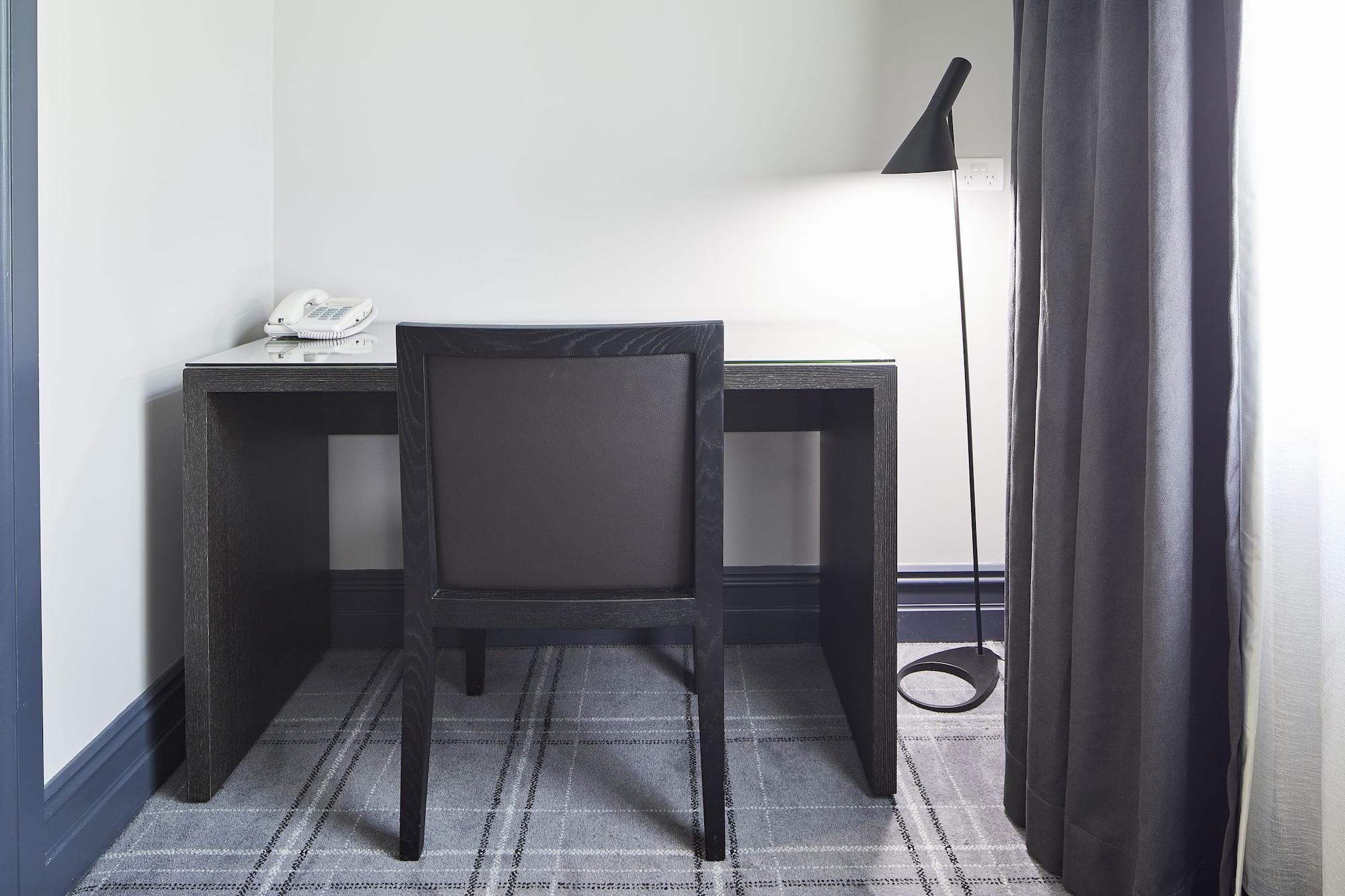 Brassey Hotel - Managed By Doma Hotels Канбера Екстериор снимка