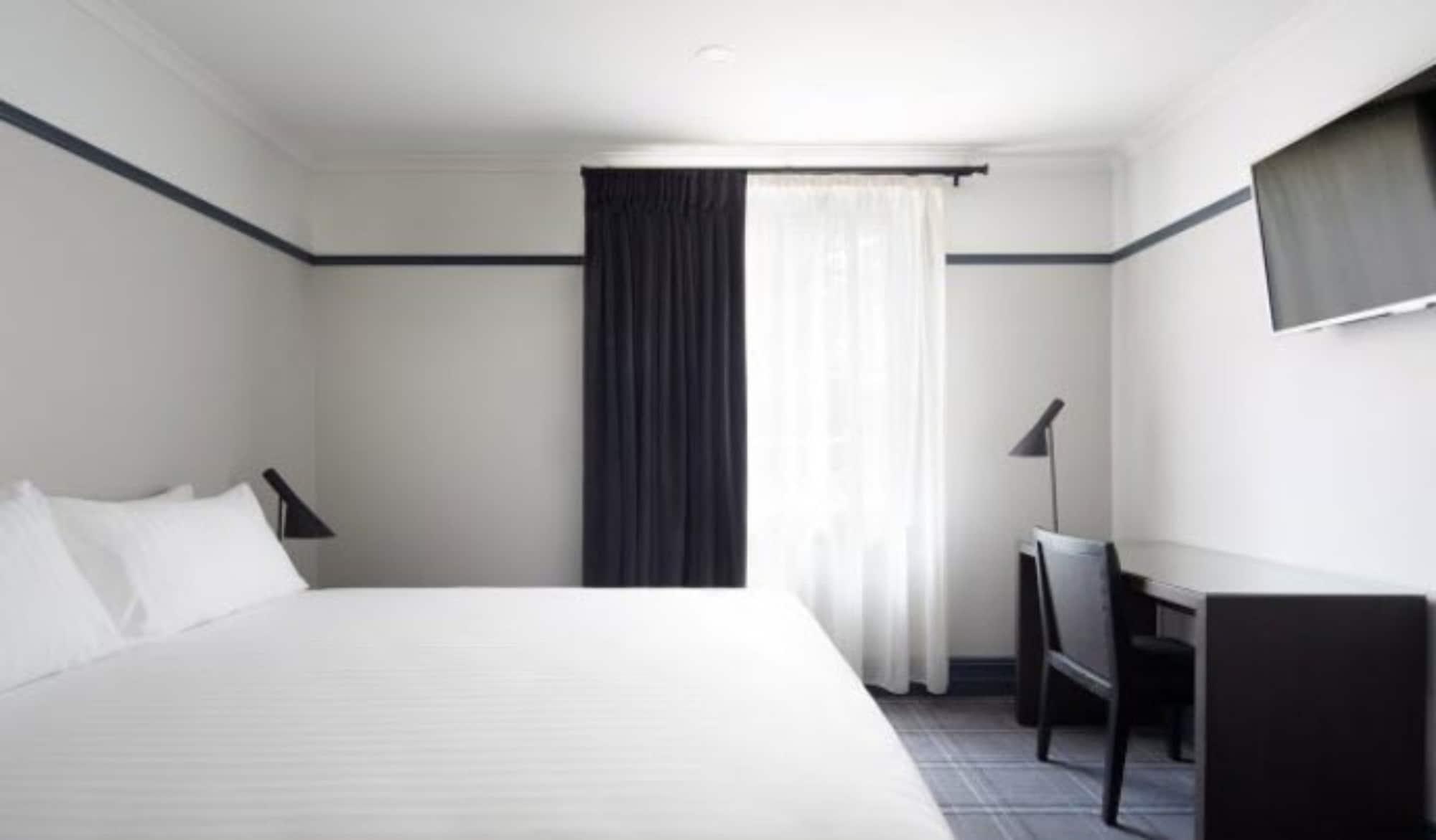 Brassey Hotel - Managed By Doma Hotels Канбера Екстериор снимка