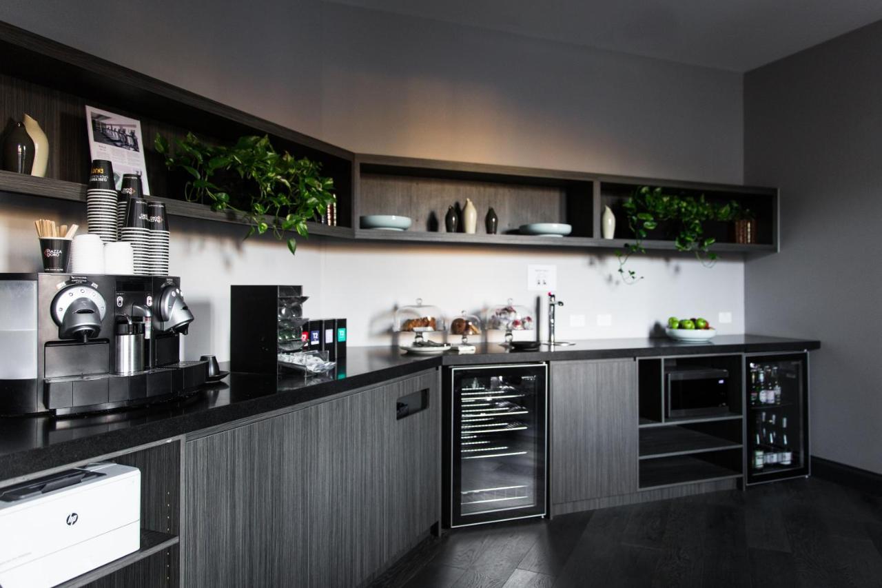 Brassey Hotel - Managed By Doma Hotels Канбера Екстериор снимка